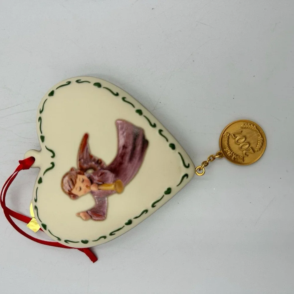 2007 Annual HUMMEL Heart Design Ornament - Flying‎ Angel - In Original Box